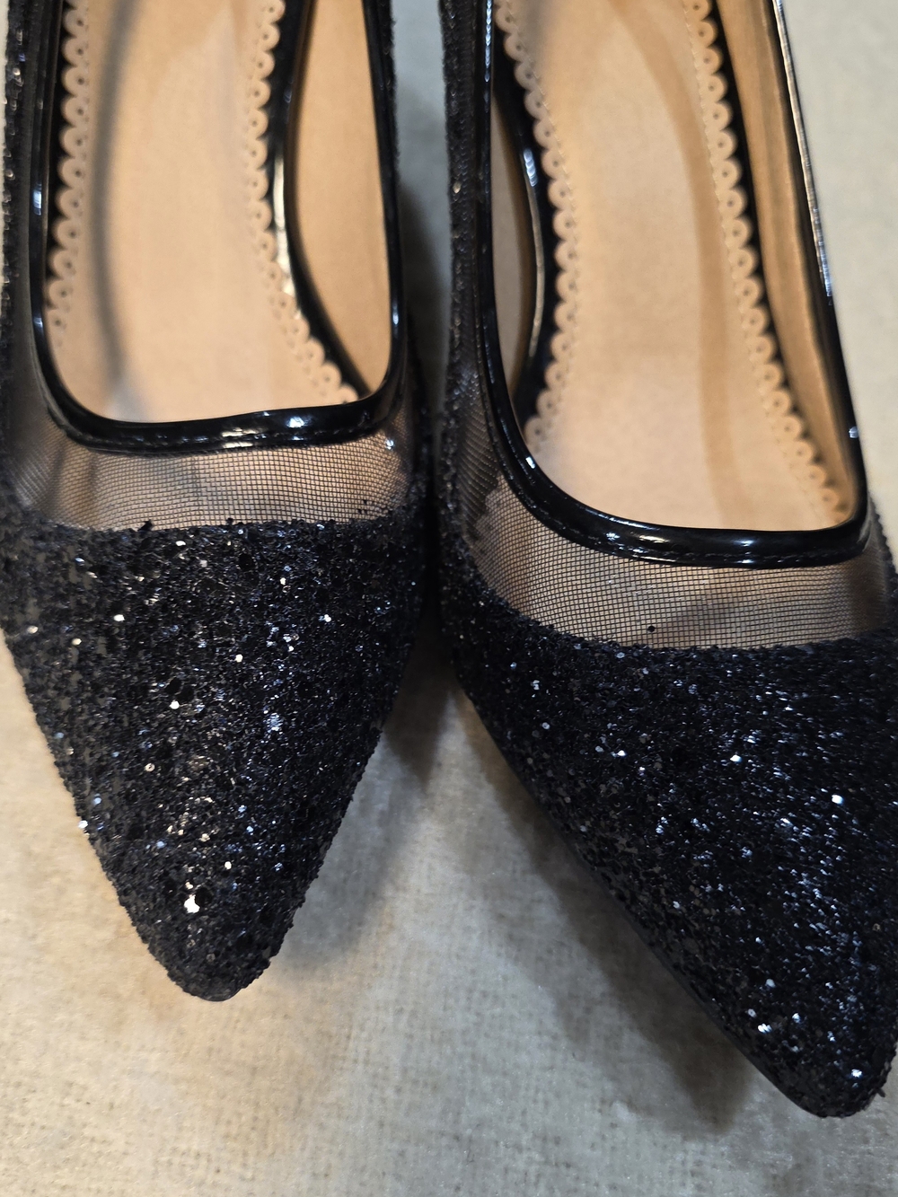 Women's Black Glitter Pointed-Toe Pumps